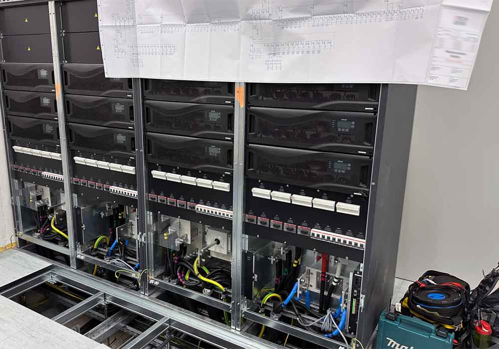 USV Anlagen 2 x Centiel Cumulus Power CAB-CP600B mit 12 x Cumulus Power IM 60 Module